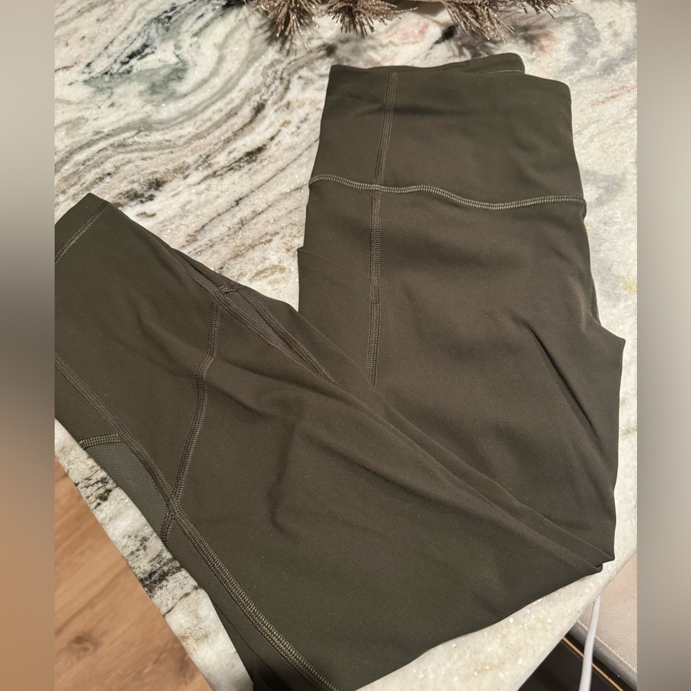 Lululemon leggings with pockets